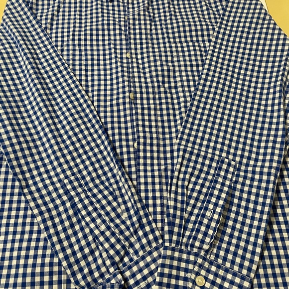 Men’s buttoned down plaid shirt - Picture 4 of 4